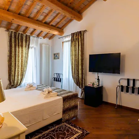 Gasthuis Tenuta La Rotta - & Pool